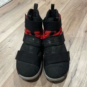 Nike Lebron Soldier 10